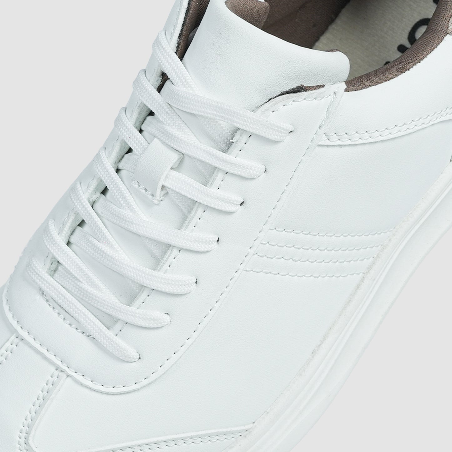 Torr Men’s Casual Shoe | White/Grey